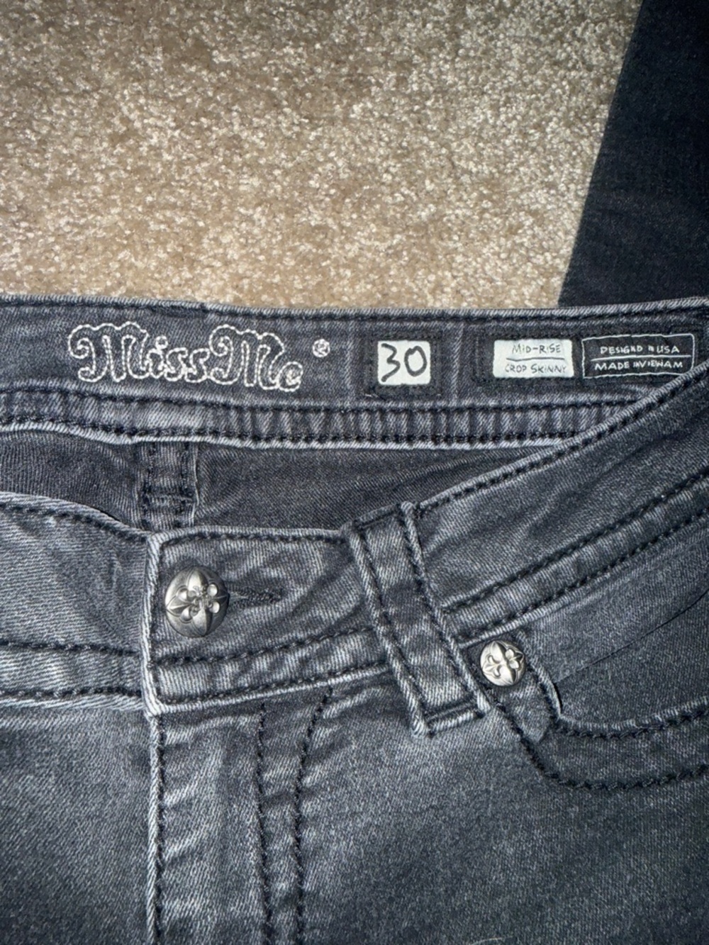 Miss Me Black Mid Rise Cropped Skinny Ankle Zip Jeans - size 30. B9 - Picture 2 of 8